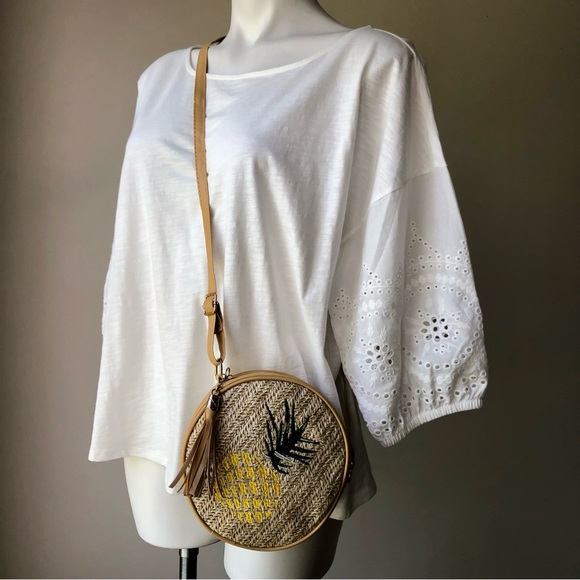 Pineapple Painted Round Straw Crossbody Bag, NWT - Picture 2 of 9